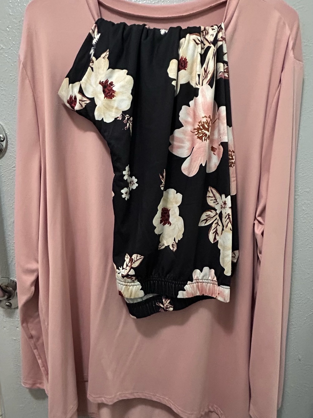 Women's Long Sleeve Tee in Dusty Pink